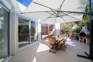 VILLA BORD DE MER 6 COUCHAGES AVEC JARDIN ET GARAGE - La Grande-Motte