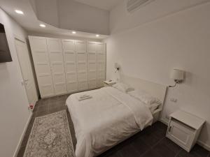 Homes & Suites - Milano Meravigli Den