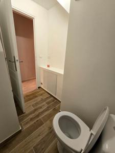 Sejours chez l'habitant Chambre privee a 10min de Roissy CDG, au Calme, Parking gratuit : photos des chambres