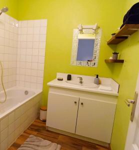 Appartements Grand T2, RDC avec jardin : photos des chambres