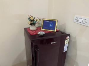 Elite Heaven Retreat 1 BHK 2Double Bed Kitcn Lift Parking Tapovan