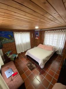 Apartamento en último piso hermosa vista al pueblo y lago