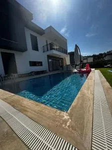 Private Pool Villa for Daily Rent in Kusadasi - 奇拉茨利