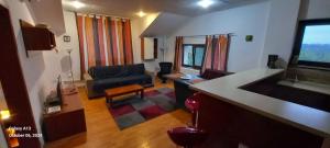 Villaweb, 2rooms ap. 5min drive to center &airport