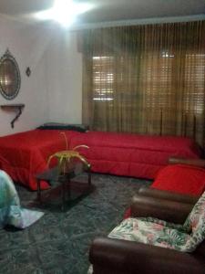 Mistela Altos de Mendoza - Dpto con Sala de Juegos Pileta y Parrilla -Zona Residencial a pasos de Ciudad- Botella de vino Chocolates o galletitas - Viaje al Aeropuerto gratis 4 Pax desde el 10 de Enero-