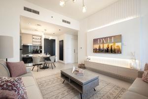 Lux Sky Residence, Burj Crown, Opera Boulevard View by Dubai Mall