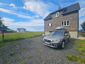Lofoten midnight sun spot house on the beach - Kvalnes