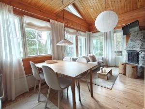 RUKA, RiversideVilla with Sauna, Fireplace, Terrace, Wifi, Aurora, Swimming