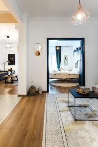 Luxury Suite Centre Thessaloniki with Balcony