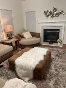 Charming Entire 3 Bedrooms House with AC and Wifi - Cox Mill