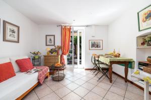 Appartements Les Orangers - Happy Rentals : photos des chambres