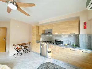 BEST Studio, Pool & Gym, River view from terrace