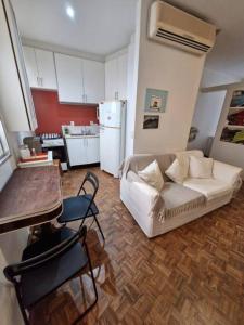 Studio no coração de Ipanema com split e internet