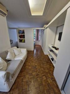 Studio no coração de Ipanema com split e internet