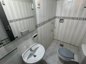 Habitacion doble en el centro de asunción solo efectivo guaranies