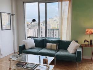 Vaste appt baigné de lumière