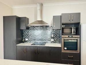 16A Serene Ensuite Room in Coopers Plains