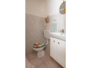 Apartment Point - Two Bedroom Apartment with Balcony