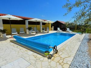 Simoni, 4 4, Privlaka