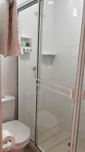 CASA DEL PARQUE Hotel, en Puerto Perales, corregimiento de Puerto triunfo 30 min del parque Nápoles