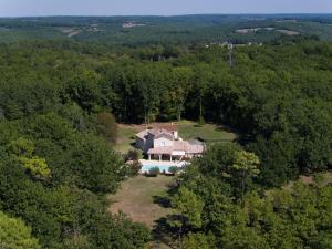 Scenic villa with swimming pool