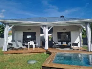 Les Hauts du Papillon - Piscine et vue mer - - Duzer