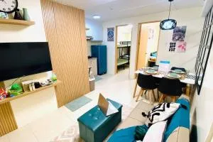 Suite Slumber - 2 Bedroom Condo at Urban Deca Homes Ortigas - Cainta