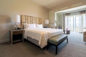 Resort View King, Guest room, 1 King, Resort view, Balcony room in JW Marriott Miami Turnberry Resort & Spa