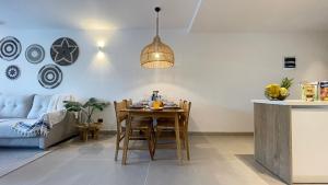 Tropical Relaxing 2 Bedroom Unit with picuzzi