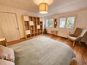 Maisons de vacances Gite charme avec jardin et WIFI proche chateaux Loire - FR-1-381-597 : photos des chambres