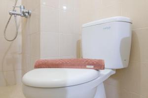 Great Deal 2BR at Apartment Parahyangan Residence By Travelio