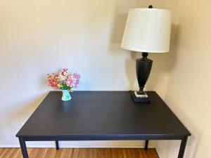 Monthly stay 2 Bedroom Upper floor suite near SFU & Skytrain