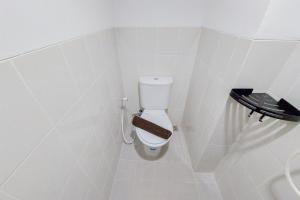 Homey Studio (No Kitchen) Urbantown Serpong Apartment By Travelio