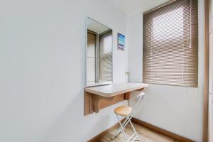 Homey Studio (No Kitchen) Urbantown Serpong Apartment By Travelio