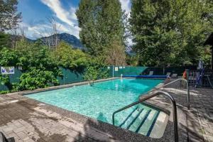 Powder & Pines Boutique Apartment