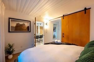Powder & Pines Luxury Suite