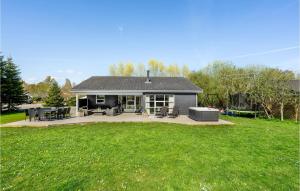 Four-Bedroom Holiday Home In Vaggerlose