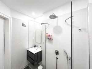 Prime Spot - 2BR -15BTH - Next to Nevsky Church