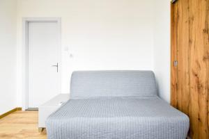 Work Friendly 2BR AC Terrace Str Parking