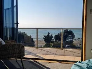 Beachfront on Wanaka Terrace - Bell Block