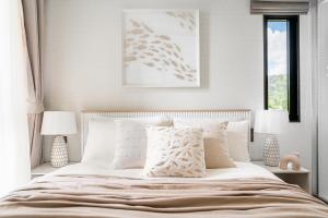 Title Halo Modern Line Pool View Gym Sauna