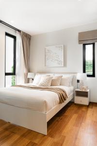 Title Halo Modern Line Pool View Gym Sauna