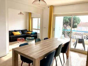 T3 lumineux et climatisé à 300m des plages