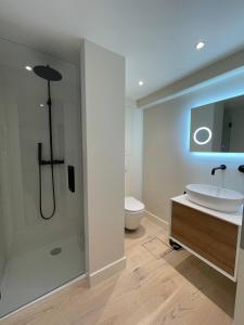 Modern Flat With Garden