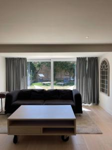 Modern Flat With Garden