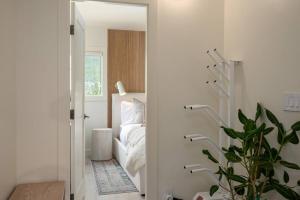 Skywood-Designer Condo,Steps to Creekside Gondola, Free Parking