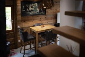 Chalets Chalet Mokki, bain nordique, balneo et sauna : photos des chambres