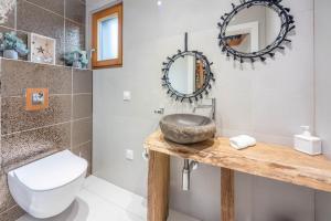 Chalets Chalet Mokki, bain nordique, balneo et sauna : photos des chambres