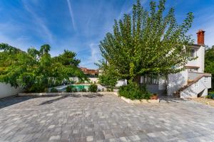 Apartman sa bazenom u Ninu A2 