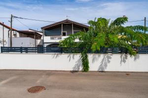 Apartman sa bazenom u Ninu A2